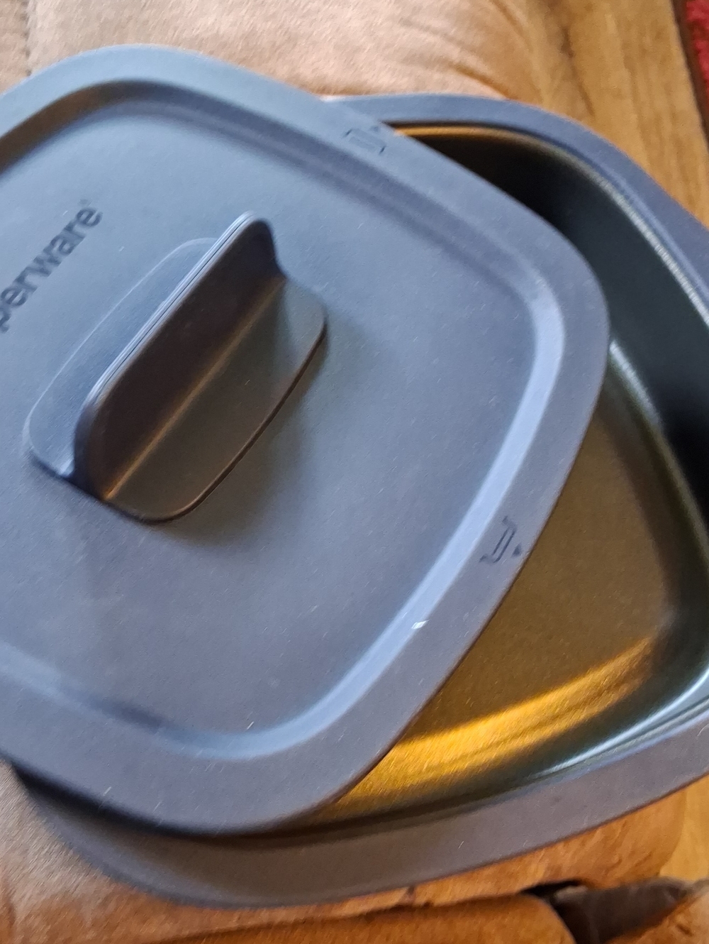 96inch 8x10 Tupperware MicroPro Grill Series Base & Lid